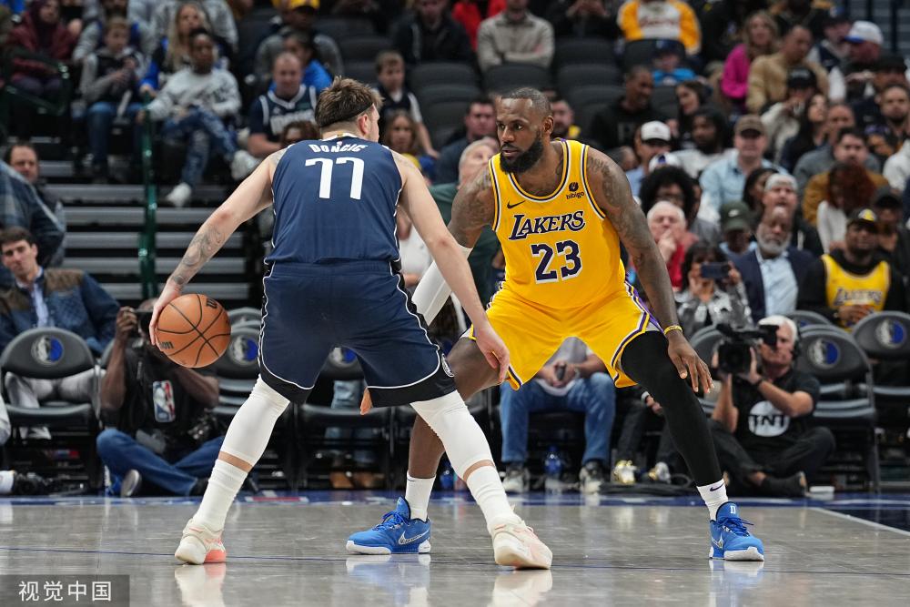 公众人物在 公众人物在