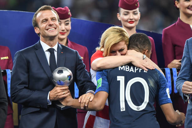 为他个人及 为他个人及